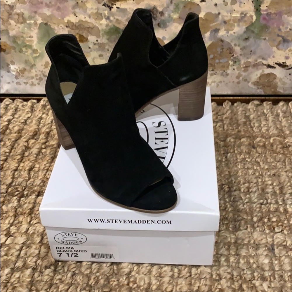 Black suede open toe booties. Steve Madden. Sz 7.5 - Picture 2 of 6